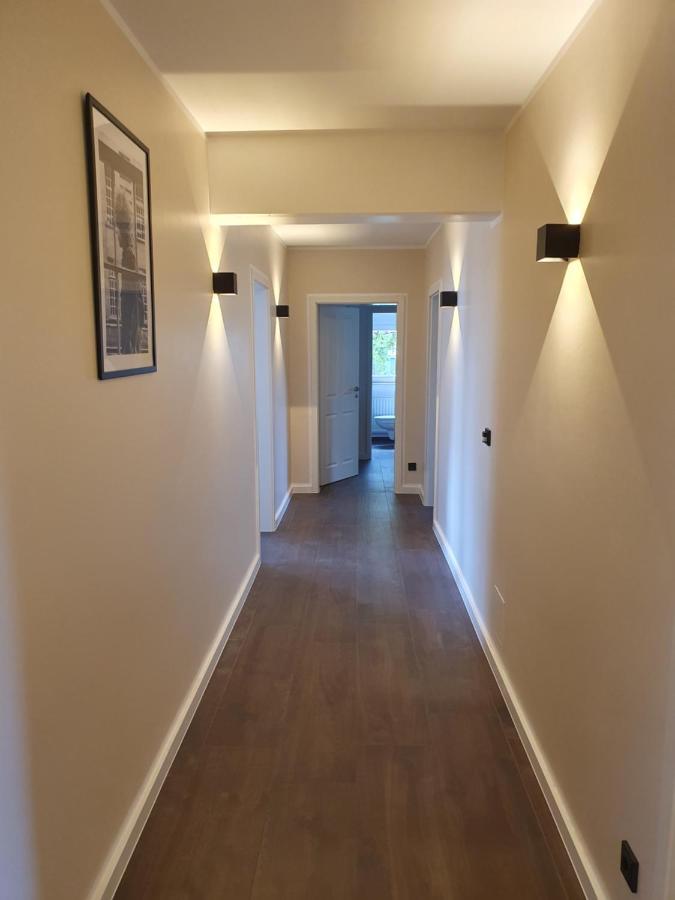 Neumuehler Hof Ferienwohnung "Stefan" Bietet 4 Schlafzimmer Und 4 Baeder , Eine Grosse Badewanne Und Grosser Terrasse Zum Garten, Kostenfreie Parkmoeglichkeiten Schwerin  Buitenkant foto